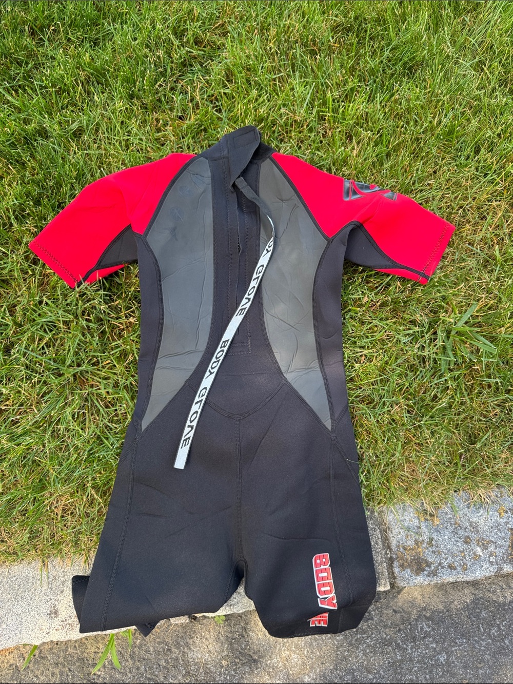 Body Glove Kids Black and Red Short Sleeve Shorty Rashguard